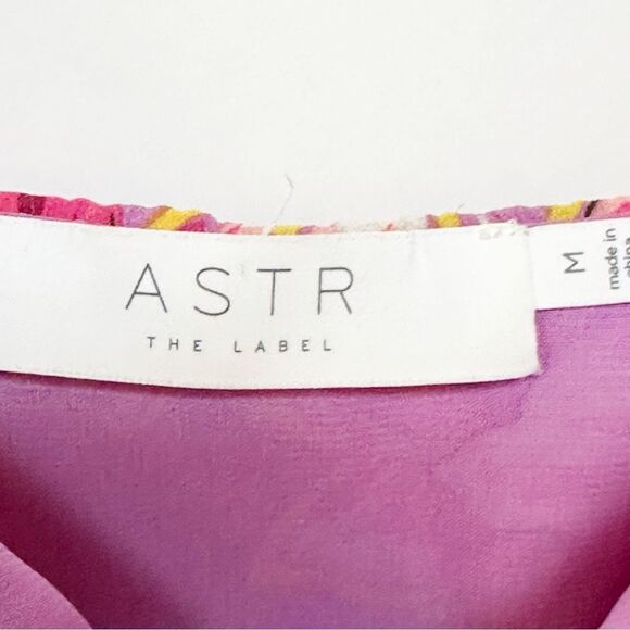 ASTR The Label Floral Sleeveless Top Sherri Size Medium - Picture 12 of 13